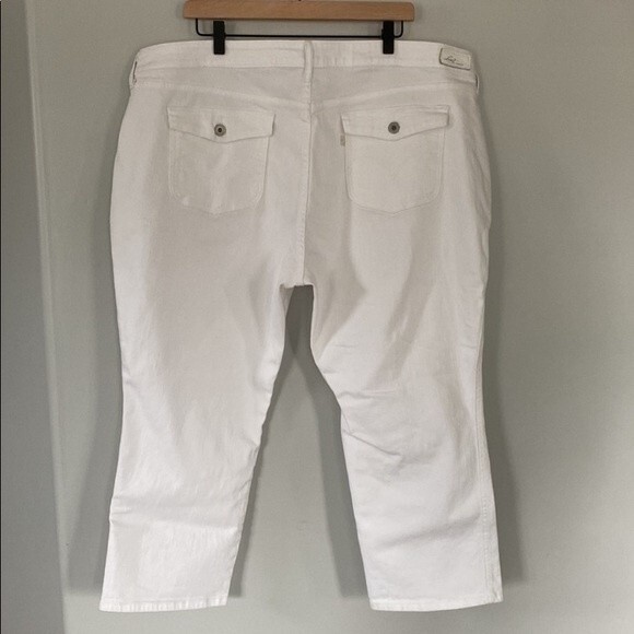 Levi's Demi Curve High Waist White Cropped Jeans Stretch Flap Pockets Coastal - Picture 14 of 15